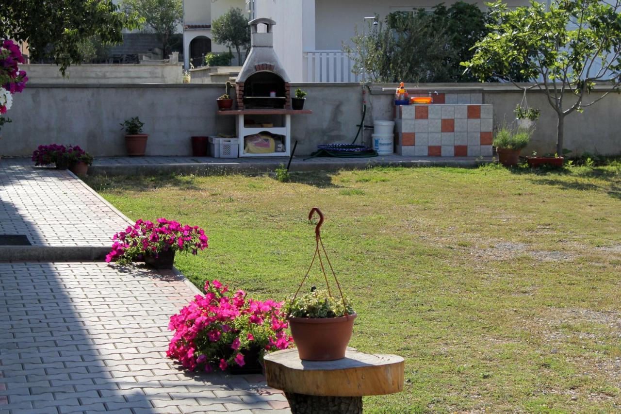 Apartments With A Parking Space Seline, Paklenica - 6603 Starigrad Paklenica Esterno foto