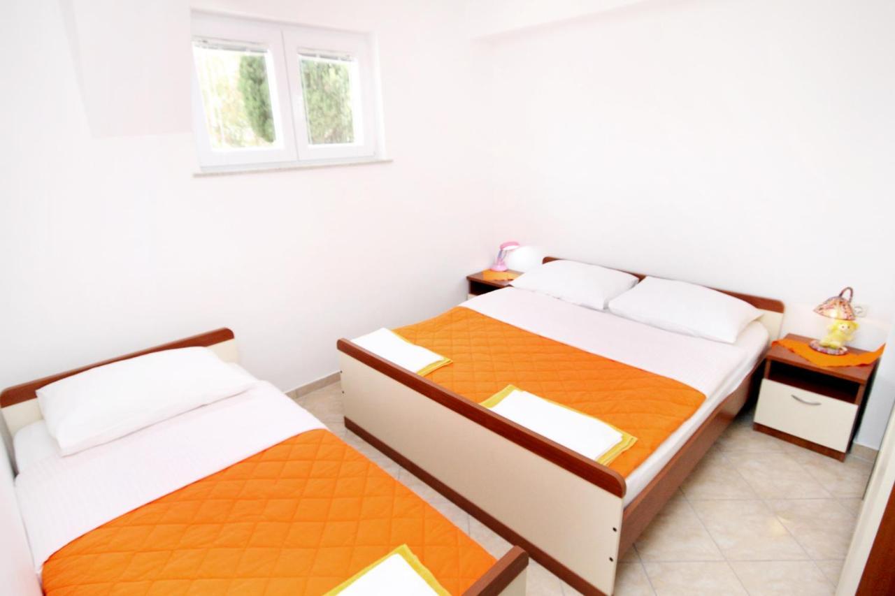 Apartments With A Parking Space Seline, Paklenica - 6603 Starigrad Paklenica Esterno foto