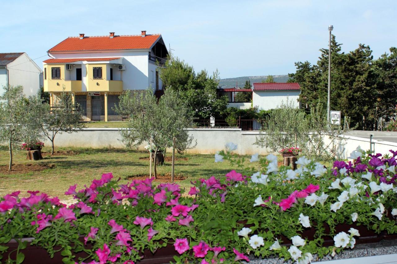 Apartments With A Parking Space Seline, Paklenica - 6603 Starigrad Paklenica Esterno foto